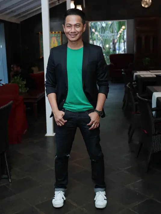 "Intinya saya kepilih seneng banget di antara penyanyi hebat Indonesia," kata Delon di Balai Kartini, Kuningan, Jakarta Selatan, Selasa (26/9). (Deki Prayoga/Bintang.com)