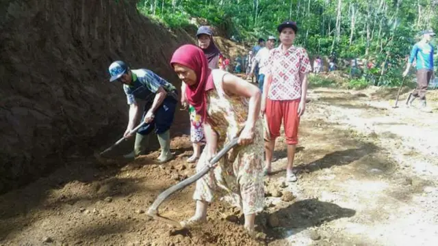Riang Bocah-Bocah Muntang untuk Semangat Pagi TNI Purbalingga