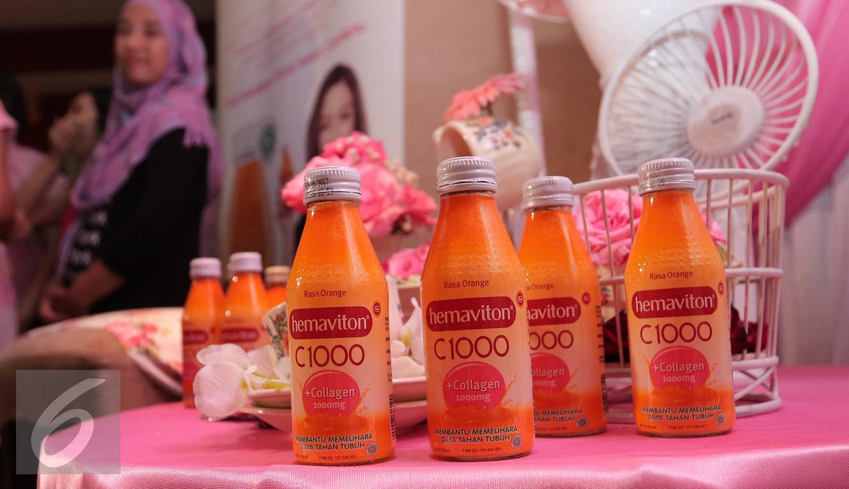 Hemaviton C1000+Collagen merupakan produk minuman kesehatan pertama di Indonesia yang menggabungkan dua manfaat sekaligus, yaitu menjaga daya tahan tubuh dan menjaga kesehatan kulit dari dalam, Jakarta, Kamis (7/4). (Liputan6.com/Angga Yuniar)