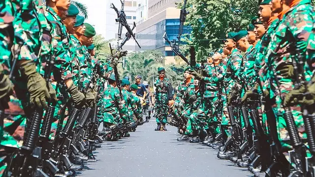 Momen Kemeriahan Parade Surabaya Juang 2019 (sumber: instagram/surabaya)