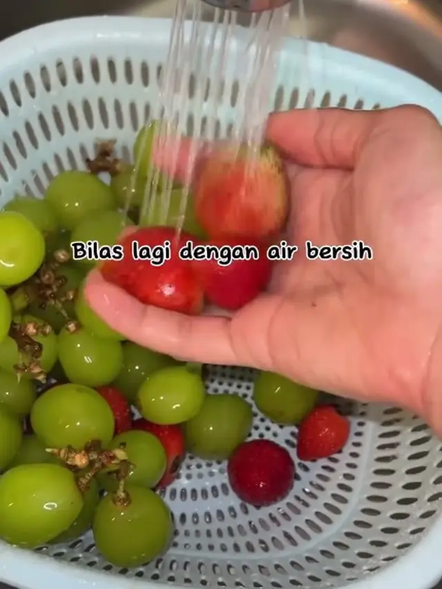 Cukup Gunakan 1 Bahan Dapur, Ini Cara Bersihkan Lapisan Lilin pada Anggur