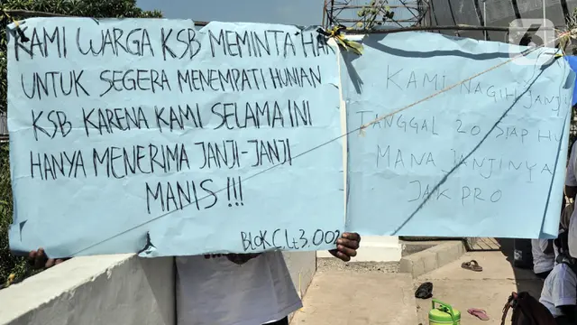 Minta Segera Ditempatkan, Warga Kampung Susun Bayam Bertahan di Tenda
