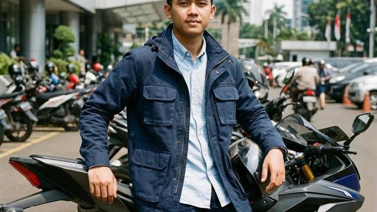 7 Outfit Kantor yang Tetap Rapi Meski Naik Motor, Tampil Profesional Tanpa Ribet di Perjalanan