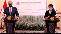 Menlu Rusia Sergey Lavrov dan Menlu RI Retno Marsudi dalam press briefing Selasa (6/7/2021). (Screenshot/Liputan6.com)