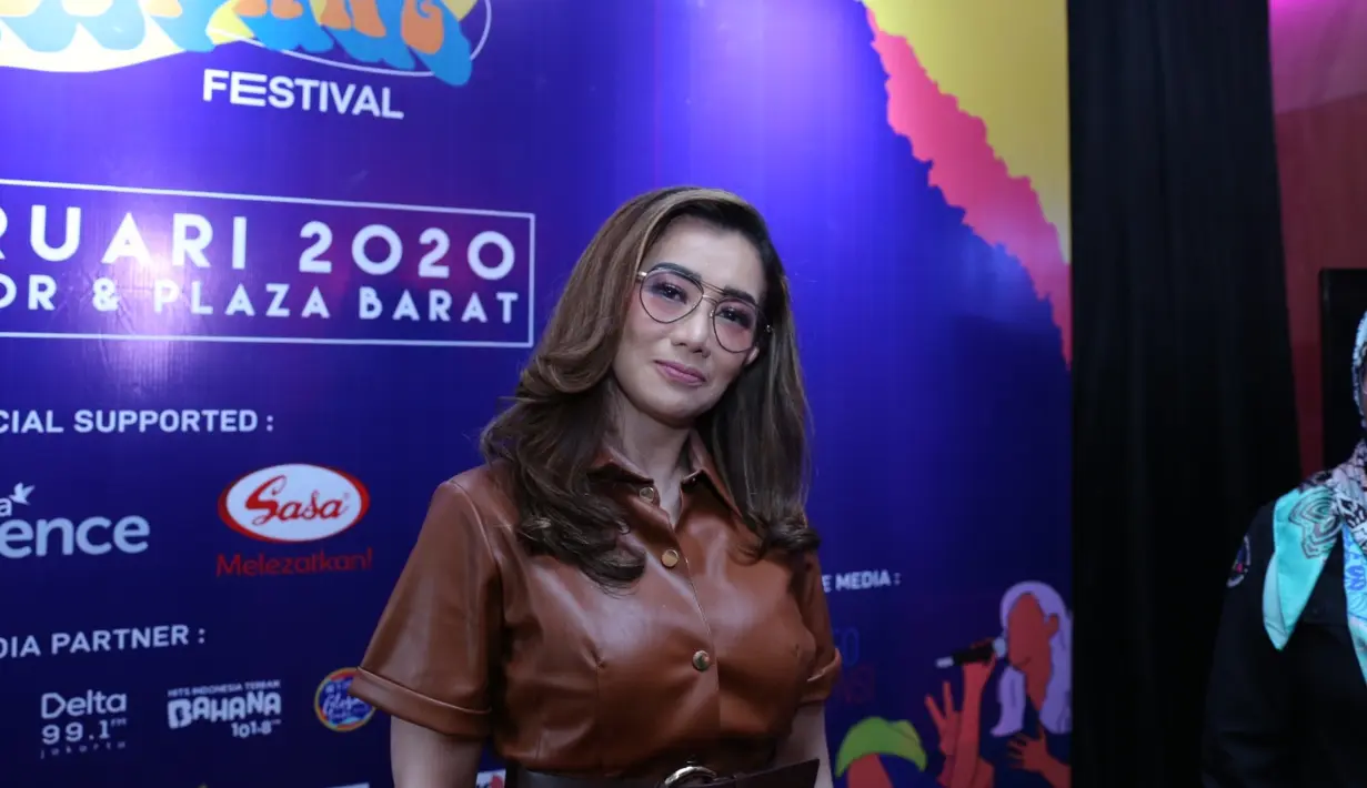 Reza Artamevia saat hadir dalam jumpa pers konser musik bertajuk Festival Berdendang Bergoyang 2020 di kawasan Kebayoran Baru, Jakarta Selatan, Kamis (9/1/2020).  (Daniel Kampua/Fimela.com)