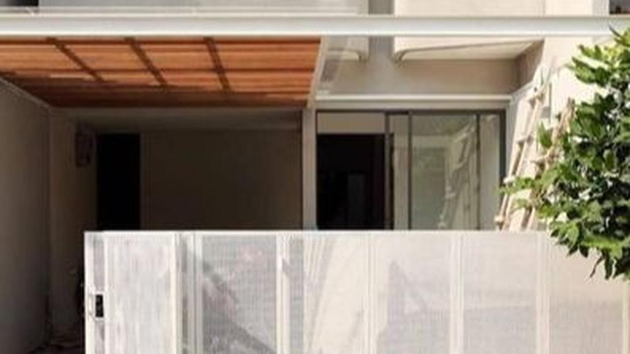 Rumah Minimalis 2 Lantai Type 36 Pojok Serba Putih