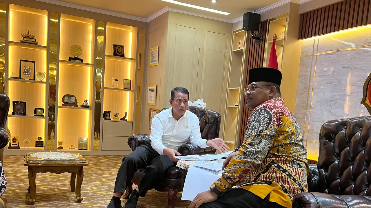 Pj Gubernur Babel Safrizal Safrizal saat bertemu Mentan Amran Sulaiman. (Istimewa)