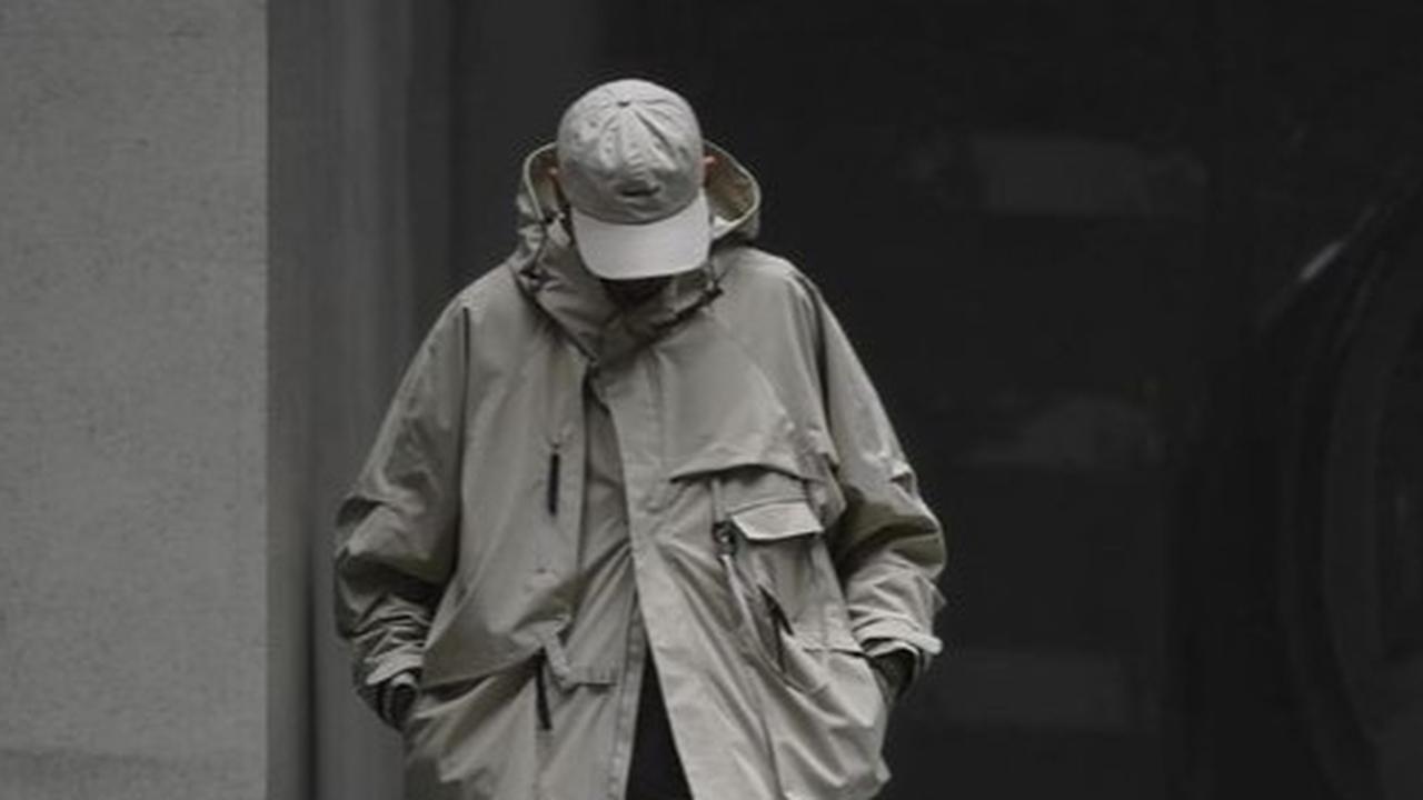 10 Jaket Gorpcore Keren untuk Hiking, Gaya Maksimal dan Nyaman di Segala Cuaca