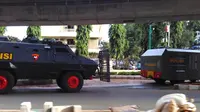 Water Cannon disiagakan di Mabes Polri untuk pengamanan demo FPI.
