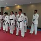 Skuat karate Indonesia setelah berlatih menjelang di kawasan Permata Hijau, Jakarta, Selasa (1/8/2018). Karate mengirim 20 atlet ke SEA Games 2017. (Bola.com/Yus Mei Sawitri)