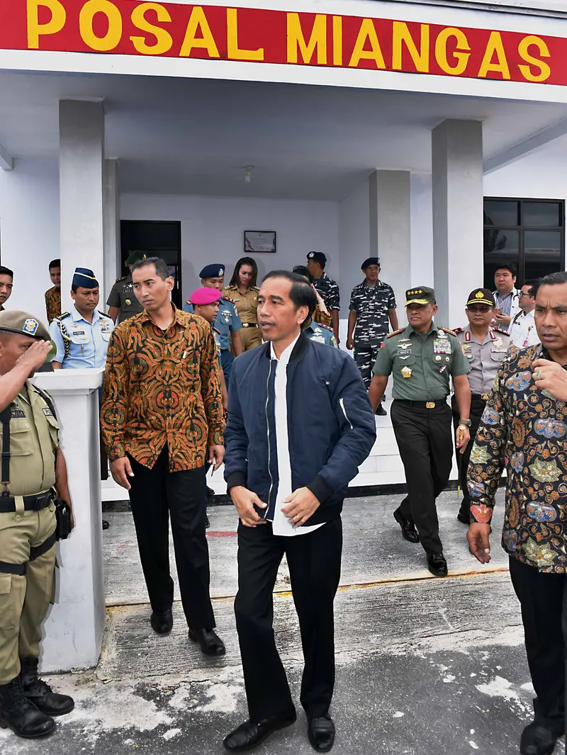 16-10-19_Presiden Jokowi Kunker k Pulau Terluar Miangas Check Pos Perbatasan-1-s7