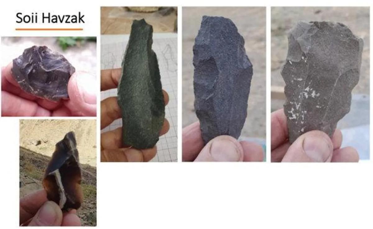 Perkakas batu yang ditemukan di permukiman manusia purba berusia 150.000 tahun di Tajikistan.