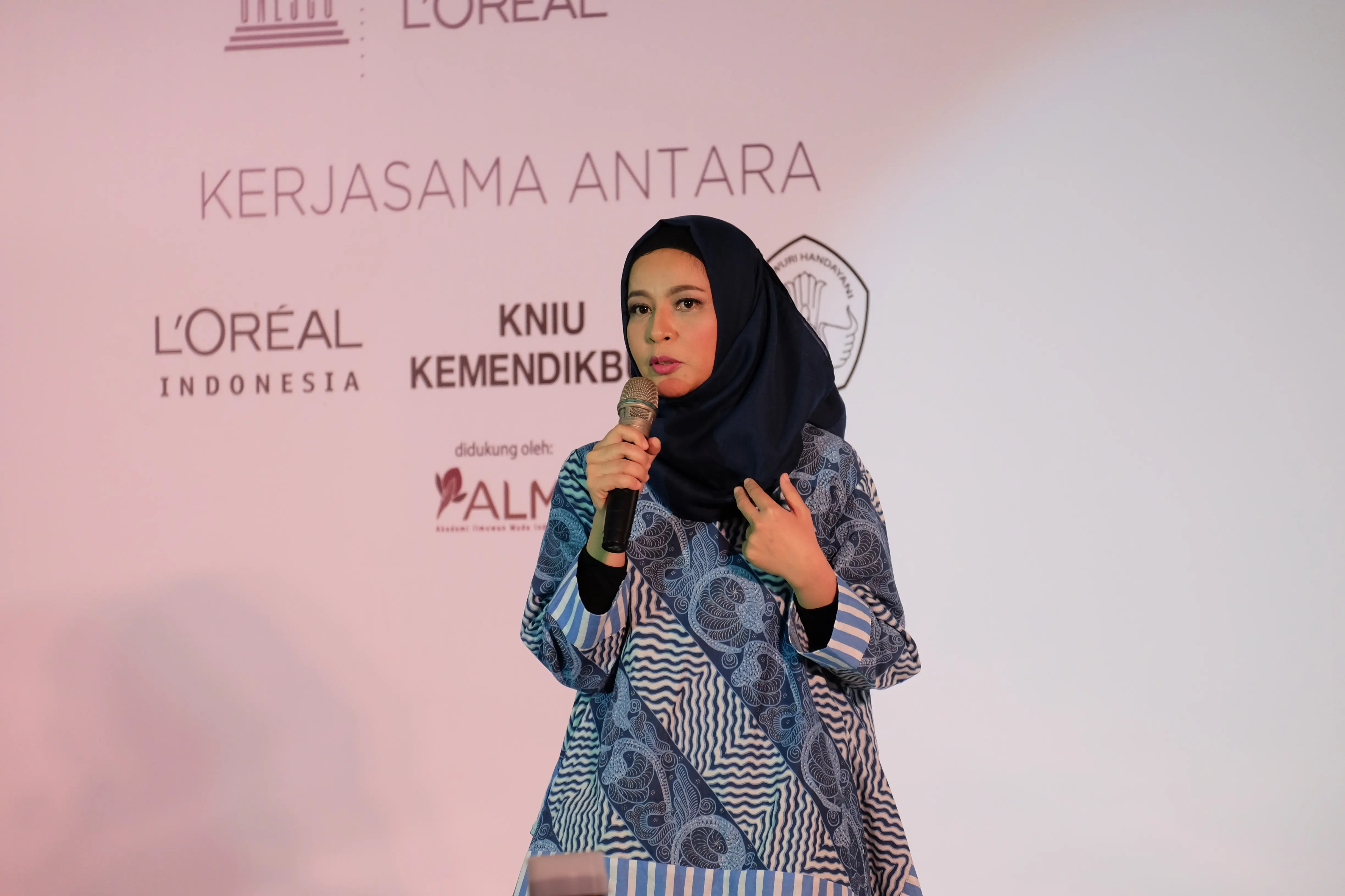 Dr Siti Nurul Aisyiah Jenie (L'Oréal Indonesia)