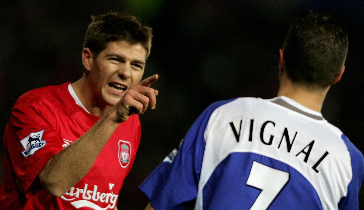 Gerrard mungkin hanya memenangkan tiga trofi besar sebagai kapten, tetapi tanpa dia di lapangan, Liverpool tak akan dipandang. Yang membuatnya menjadi kapten yang benar-benar hebat adalah teladannya. (Foto: AFP/Carl De Souza)