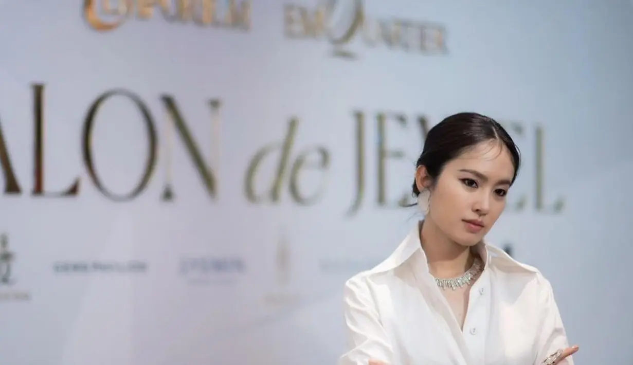 Setelah menikah dengan Oak Phakwa, Nong Poy kembali disibukkan dengan aktivitasnya sebagai model [@poydtreechada]