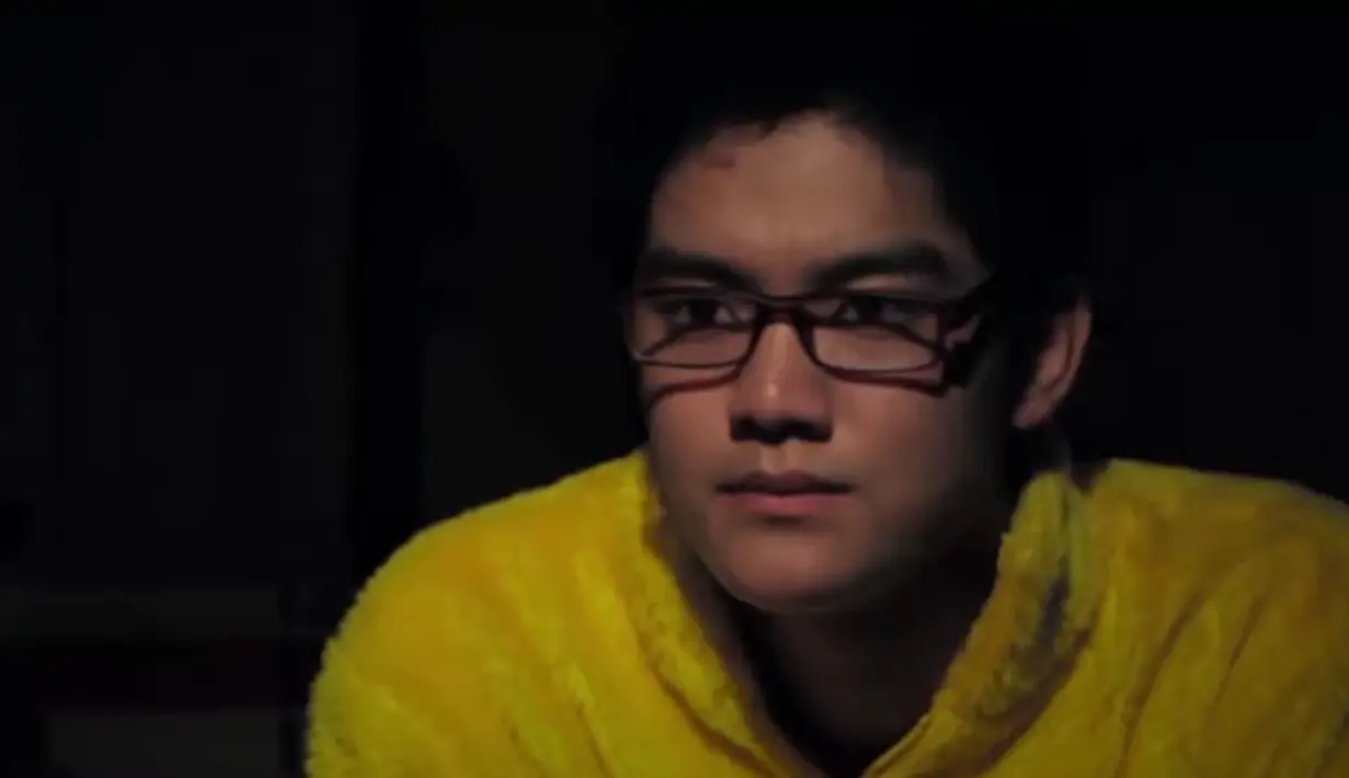 Penampilan Boy William dalam film Potong Bebek Angsa. (Foto: YouTube/ Falcon)