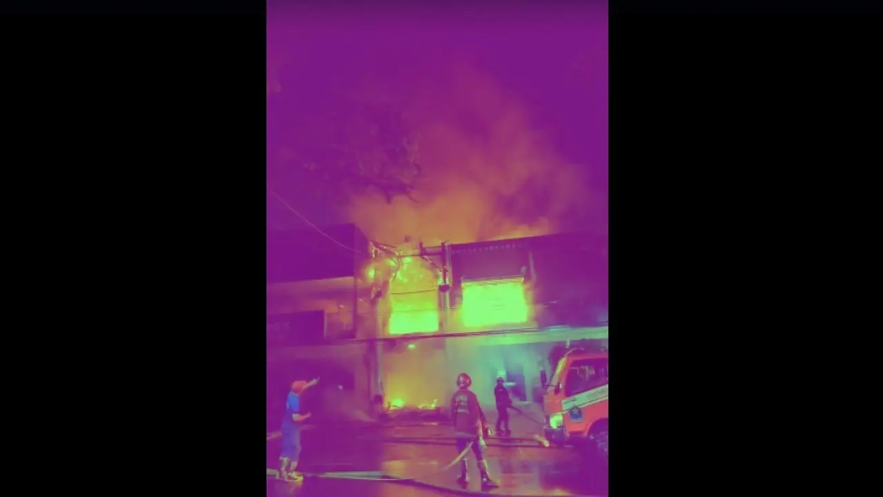 Kebakaran ruko di Malang. (Istimewa)