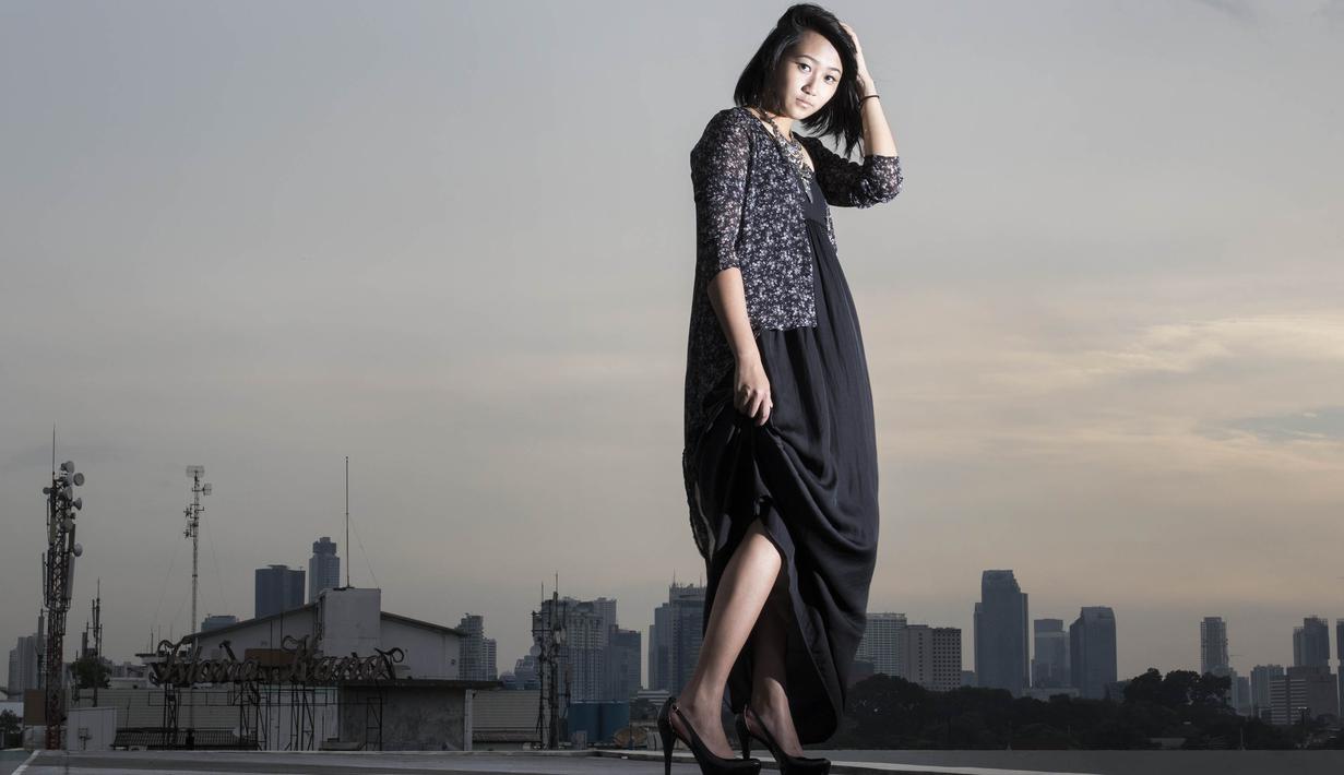 Tahun ini, selain masih membalap di Kelas Rotax Max Senior, Kezia Santoso akan mencoba membalap di Formula 4. (Bola.com/Vitalis Yogi Trisna)