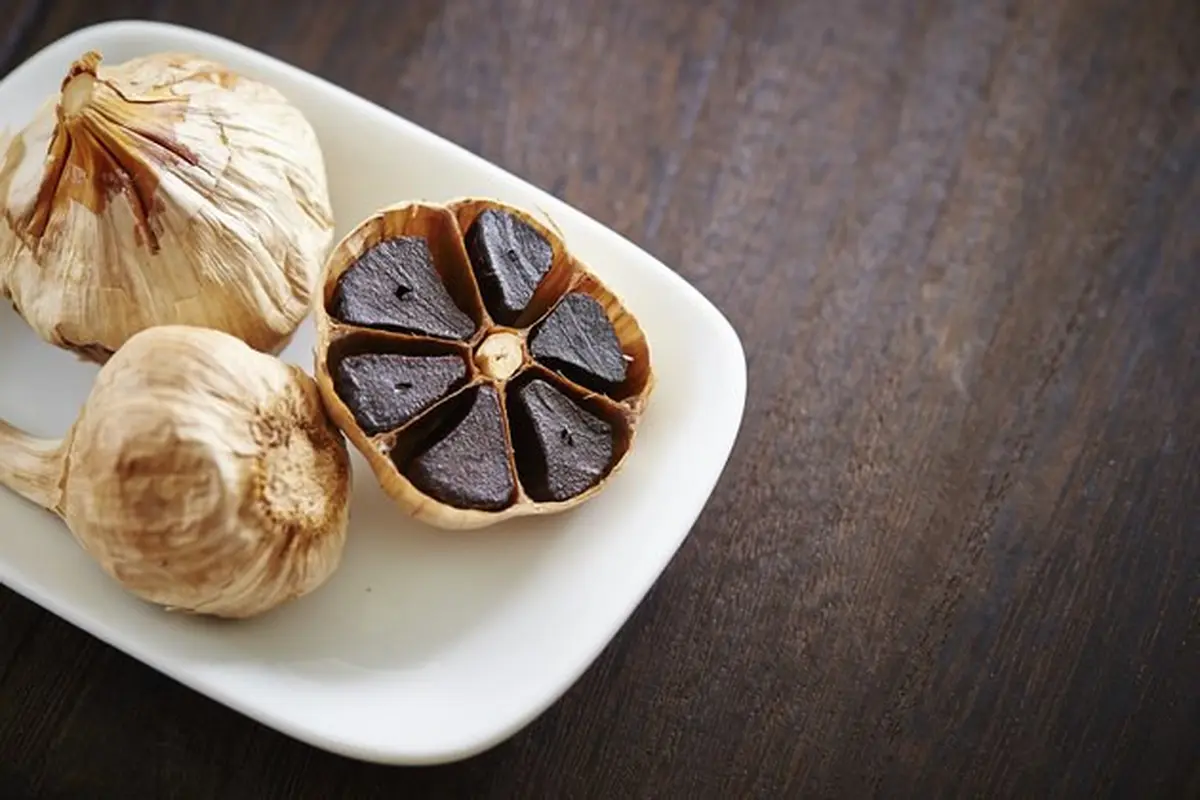 ilustrasi black garlic