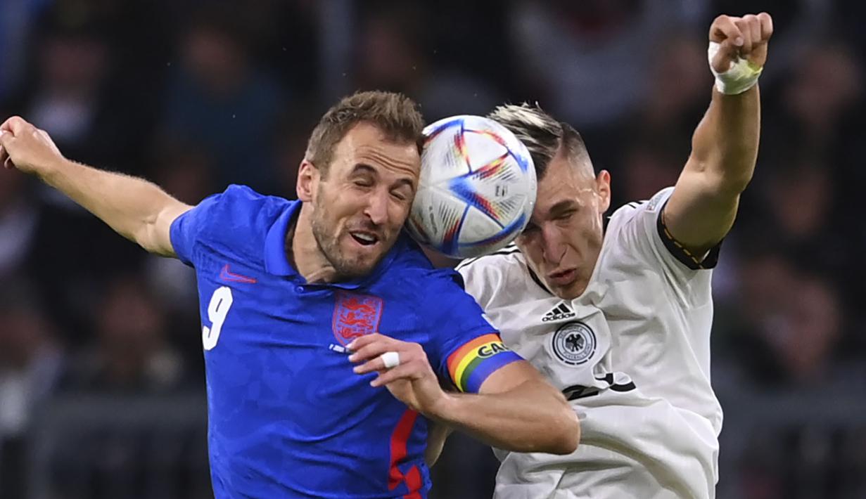 <p>Inggris cukup beruntung tidak kebobolan dalam 45 menit babak pertama meski Jerman banyak melancarkan serangan-serangan berbahaya ke gawang yang dikawal Jordan Pickford. (AP/Markus Ulmer)</p>