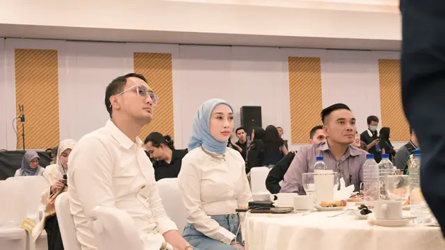 Reza Gladys dan Attaubah Mufid