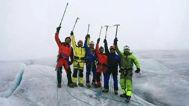 Puncak Soekarno 4862 mdpl di Pegunungan Jayawijaya, Papua, Indonesia