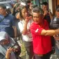 Jajaran Polres Metro Jakarta Utara saat olah TKP yang diduga lokasi pesta seks gay. (Liputan6.com/Nanda Perdana Putra)