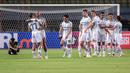 Pemain Persib Bandung, Ciro Henrique (kedua kiri) dan David Da Silva merayakan kemenangan timnya pada laga lanjutan BRI Liga 1 2023/2024 antara Bhayangkara FC melawan Persib Bandung di Stadion Patriot Candrabhaga, Bekasi, Sabtu (23/09/2023). (Bola.com/Bagaskara Lazuardi)