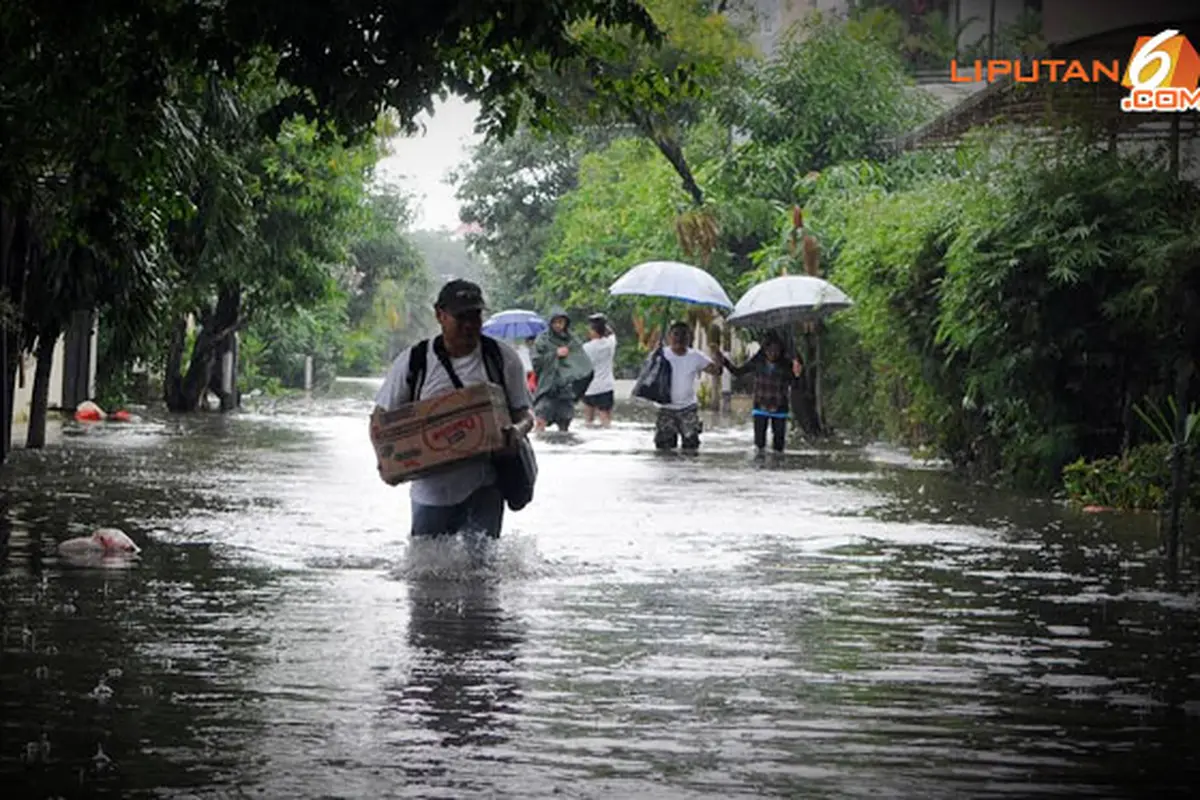 banjir-ngungsi-iluts-140205d.jpg