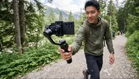 Cari Gimbal Stabilizer HP? Ini Rekomendasi untuk Bikin Konten di Luar Ruangan
