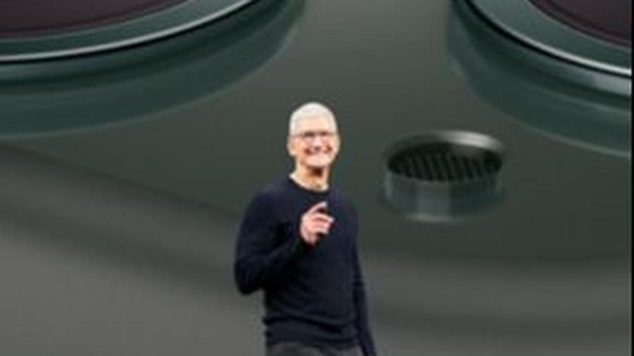 Seri iPhone 15 ini dikabarkan akan membawa 4 varian yaitu iPhone 15, 15 Plus, 15 Pro, dan 15 Pro Max. Keempat variannya sama-sama dibekali dengan konektor USB-C, dan Apple A17 SoC.