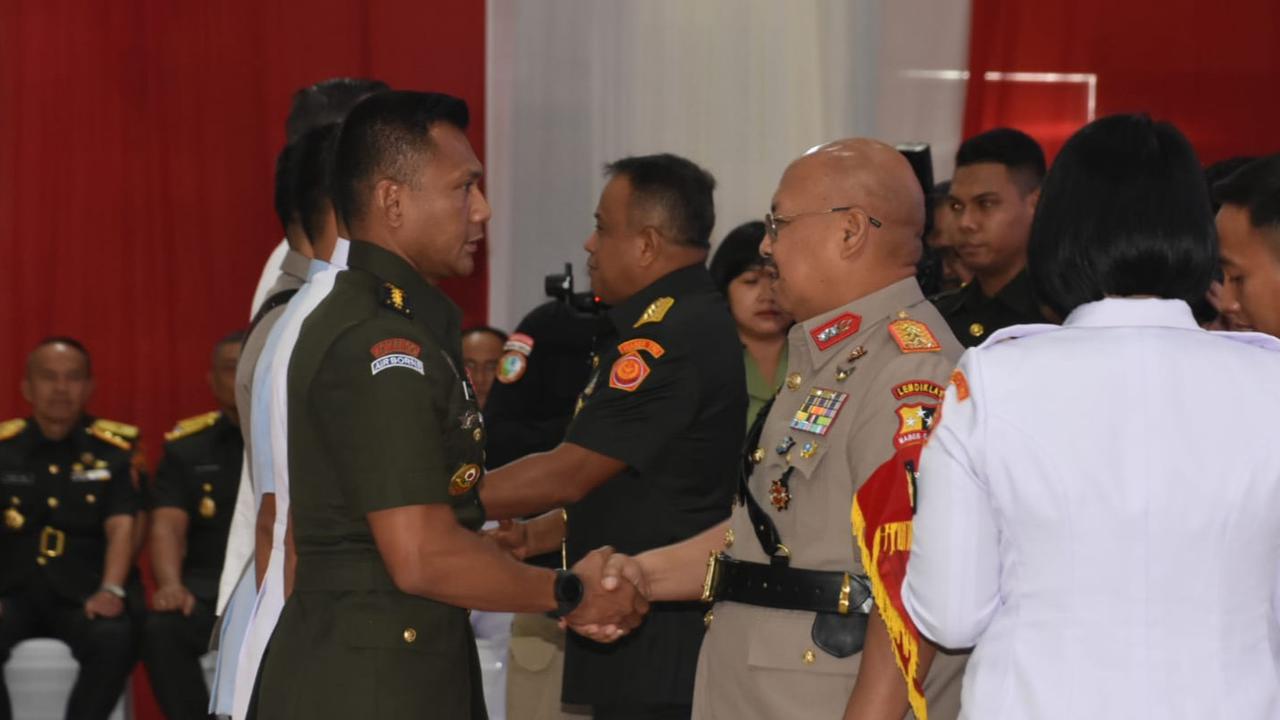 Kalemdiklat Komjen Chryshnanda dan Panglima Jenderal Agus Hadiri Dikreg TNI-Polri, Ini Pesan ke Anggota