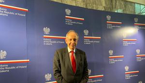 Wakil Menteri Luar Negeri Polandia Władysław Teofil Bartoszewski pada Kamis (13/11/2025) di Jakarta mengatakan, IEU-CEPA diharapkan dapat diimplementasikan sepenuhnya pada 1 Januari 2027 (Dok. Liputan6.com/Teddy Tri Setio).