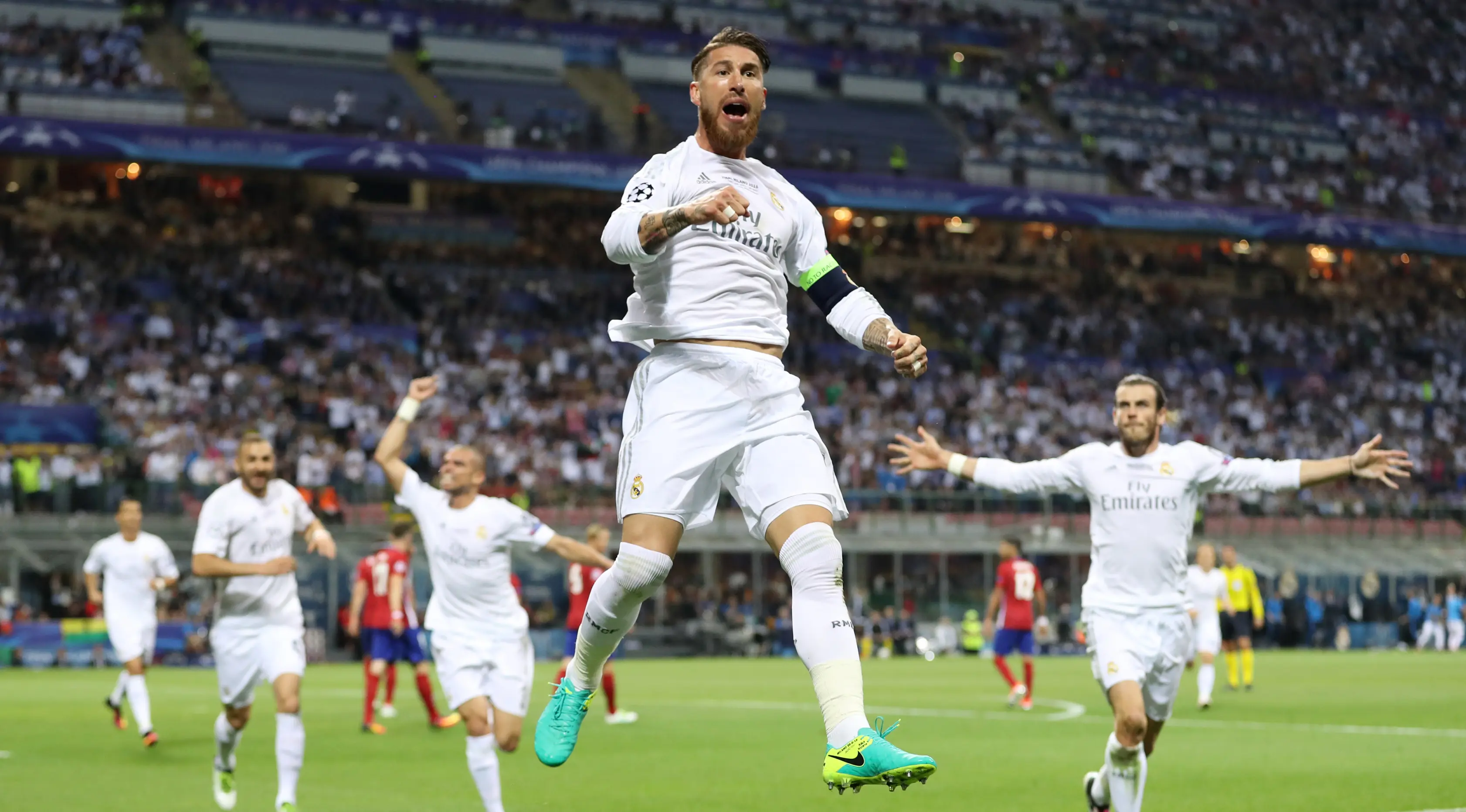 Real Madrid lebih bisa tampil konsisten di Liga Champions dibanding Barcelona. (Reuters/Carl Recine)