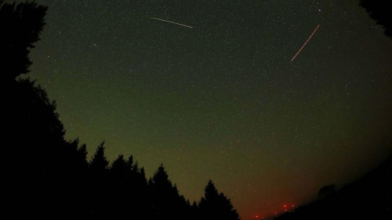Keindahan hujan meteor berpadu Galaksi Bima Sakti hiasi langit dunia