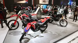 Motor dipamerkan dalam Indonesia Motorcycle Show (IMOS) 2018 di JCC, Jakarta, Rabu (31/10). IMOS 2018 berlangsung pada 31 Oktober hingga 4 November 2018. (Liputan6.com/Angga Yuniar)
