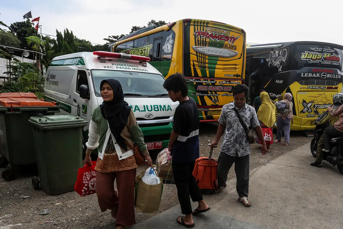 Suasana Arus Balik Lebaran 2023 di Terminal Lebak Bulus