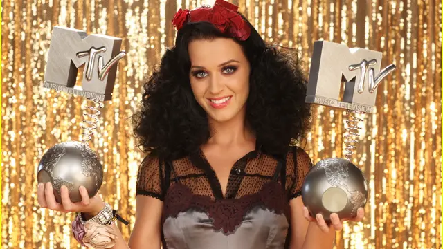 Katy Perry di ajang MTV EMA 2009 (justjared.com)