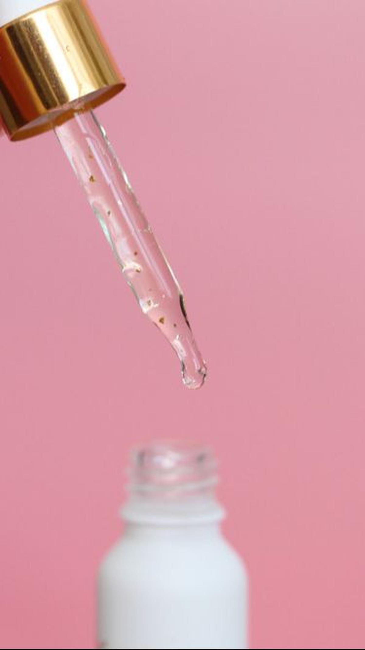 3. Pilih Serum yang Mengandung PHA untuk Kulit Sensitif<br>