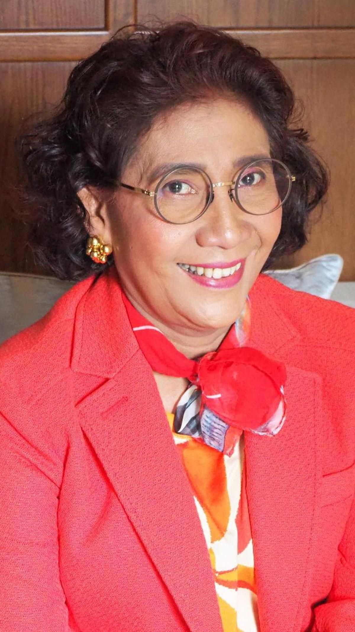 Setelah tidak bersekolah lagi, Susi mengawali profesinya sebagai pengepul ikan di Pangandaran. Dengan modal Rp750 ribu hasil menjual perhiasan, pada tahun 1983 Susi bisa memulai bisnisnya. <br>
