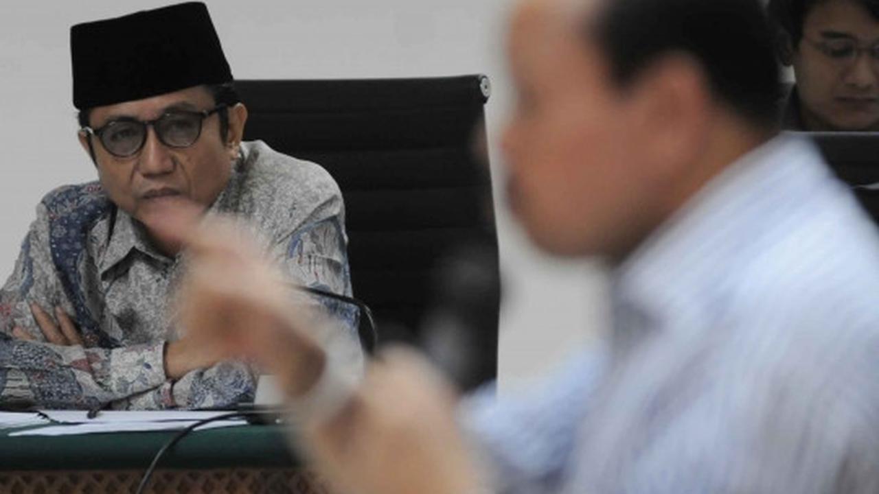 Ekspresi marah Sutan Bhatoegana saat bersaksi di sidang kasus ESDM