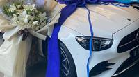 Kado Mercedes-Benz E-Class ulang tahun Ussy Sulistiawaty