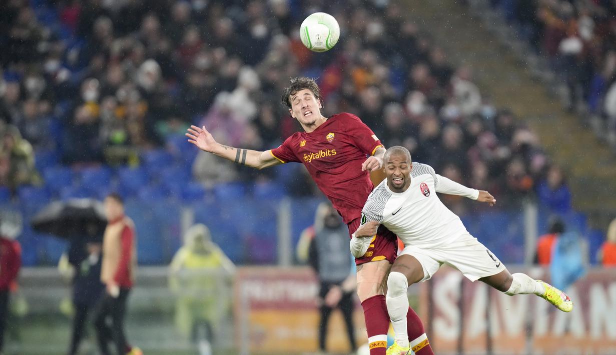 Tampil di depan pendukungnya AS Roma tampil percaya diri dan mendominasi laga dengan mencatatkan 54 persen penguasaan bola berbanding 46 persen milik Zorya. (AP/Gregorio Borgia)