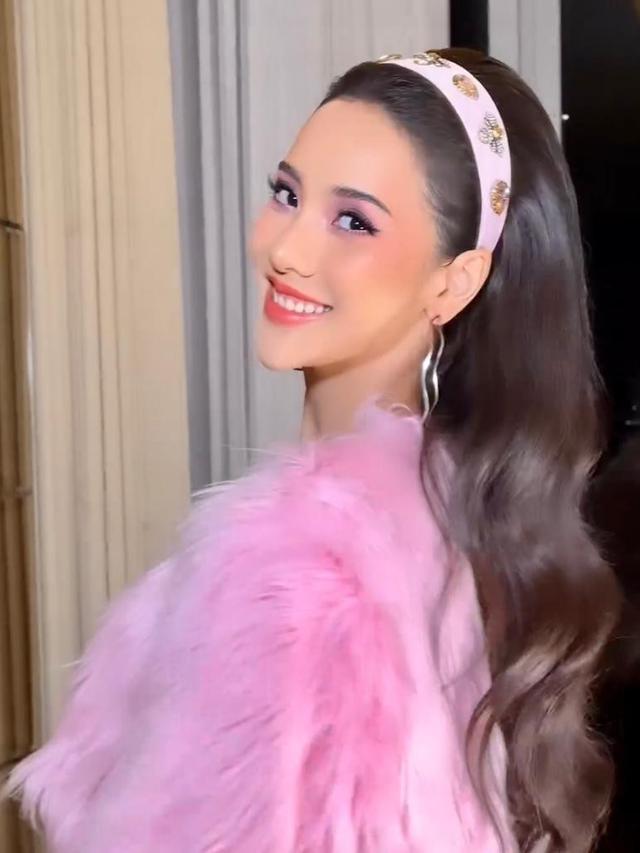 6 Potret Cantik Anya Geraldine Bergaya Retro ala 80-90an di Momen Perayaan Ulang Tahun ke-28