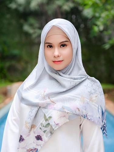 7 Deretan Potret Selebriti Yang Cantik Berhijab Saat Ramadan Fashion Fimela Com