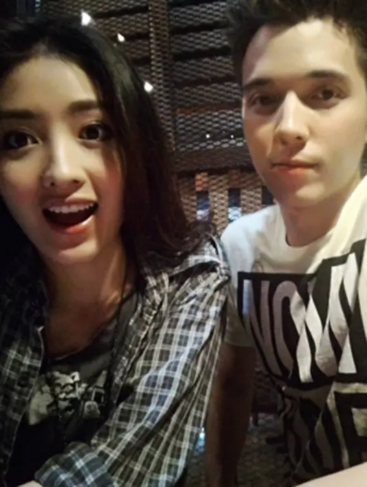 Natasha Wilona mengaku hubungannya dengan Stevan masih baik-baik saja, dan Natasha ingin fokus menjalani Ujian Nasional bulan April mendatang. (viainstagram@natashawilona12/Bintang.com)