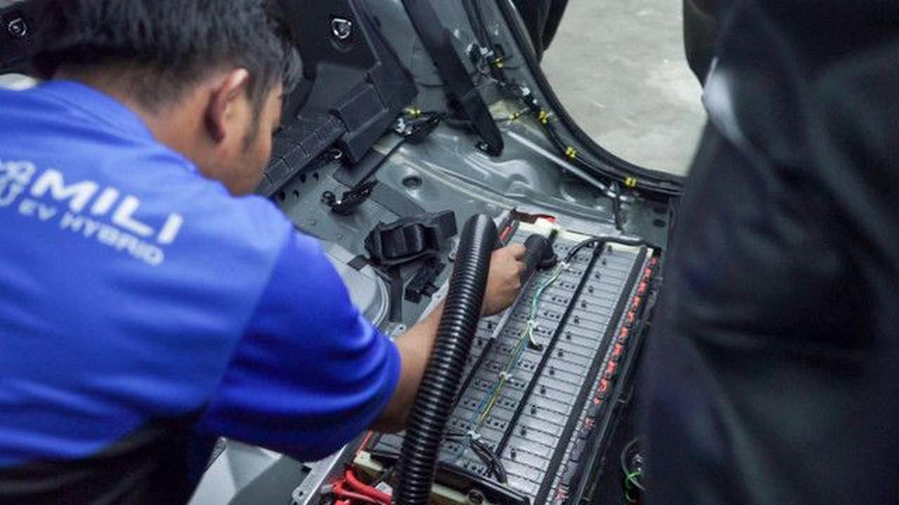 Berapa Lama yang Dibutuhkan untuk Memperbaiki Baterai Mobil Hybrid yang Rusak? Simak Penjelasannya