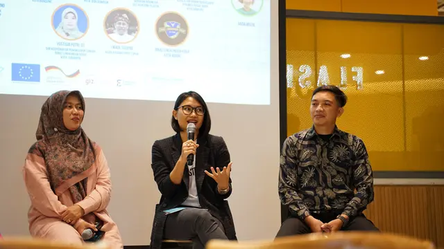 Diary Fimela: Tiza Mafira, Sosok Dibalik Gagasan Kantong Plastik Berbayar