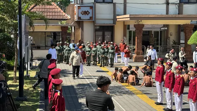 Presiden Prabowo Subianto tinjau langsung Sekolah Rakyat Menengah Pertama (SRMP) 17 Tabanan, Bali, Minggu (7/6/2026).