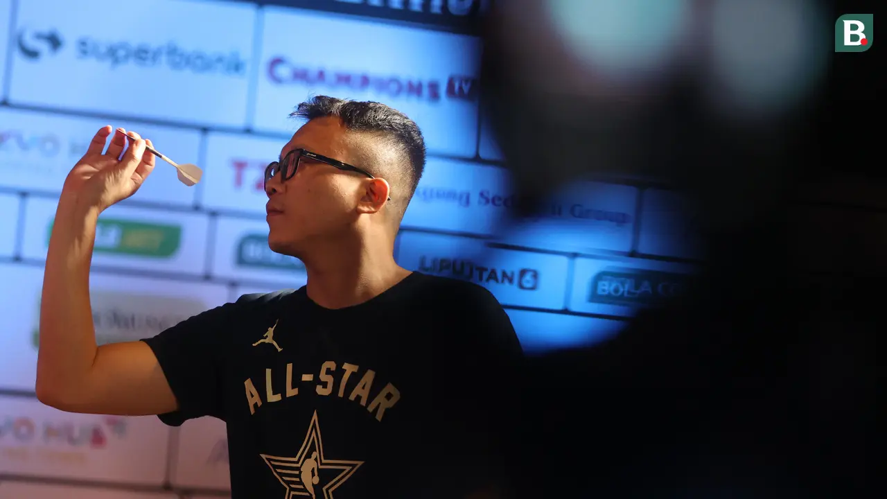 Foto: Aksi Memukau Benny Tandean, Debutan Langsung Jadi Juara Darts National Competition Series 03